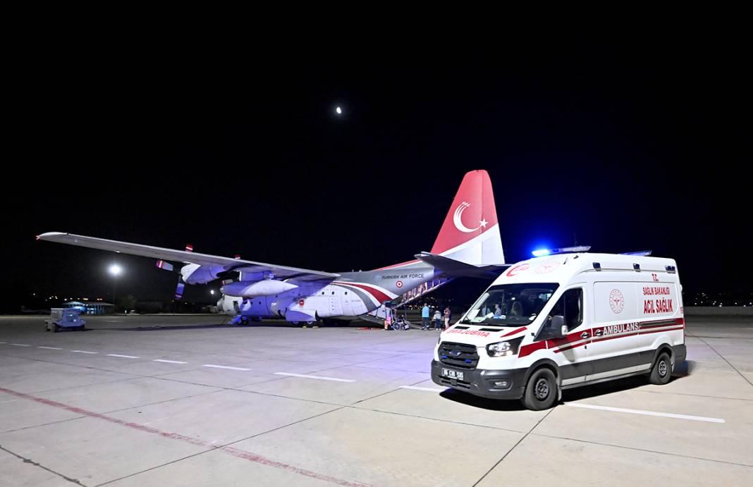 Hacda sağlık sorunları yaşayan 13 kişi Türkiye'ye getirildi 11
